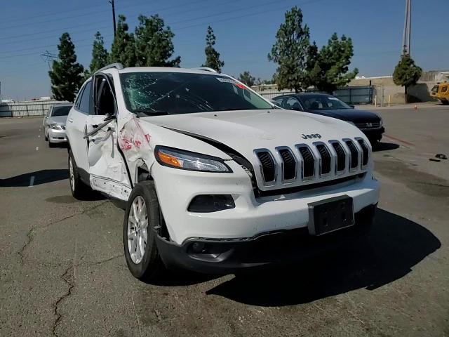 2016 Jeep Cherokee Latitude VIN: 1C4PJLCB8GW371117 Lot: 83858735