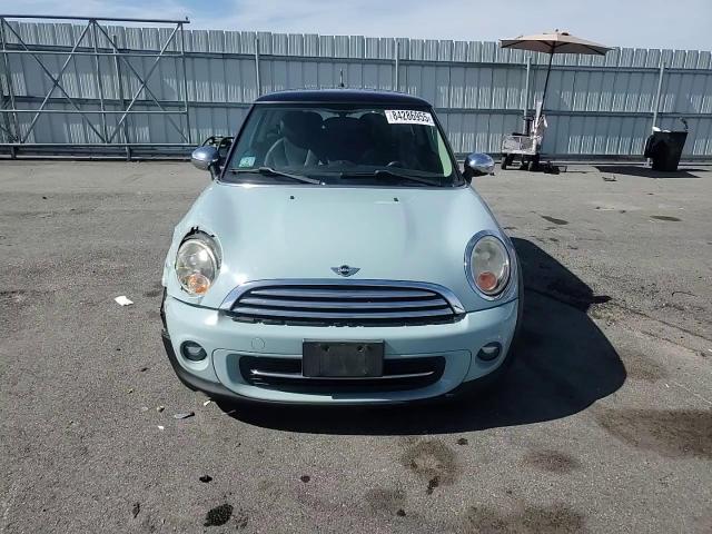 2011 Mini Cooper VIN: WMWSU3C53BT182474 Lot: 84286955