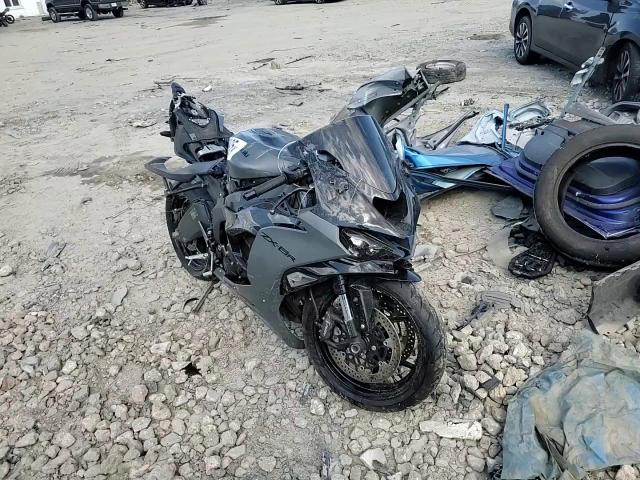 2025 Kawasaki Zx636 K VIN: JKBZXJK1XSA008995 Lot: 71060095