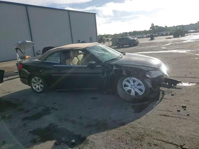 2011 Chrysler 200 Touring VIN: 1C3BC2EB3BN614198 Lot: 84404375