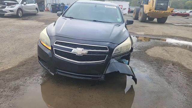 2013 Chevrolet Malibu Ls VIN: 1G11B5SA5DF355890 Lot: 82035045