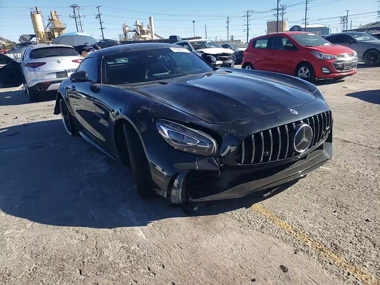 Фото: WDDYJ7KA1JA017258