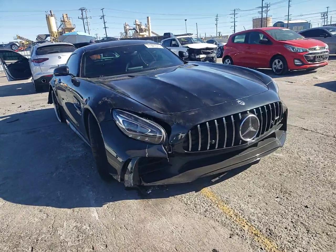 Фото: WDDYJ7KA1JA017258