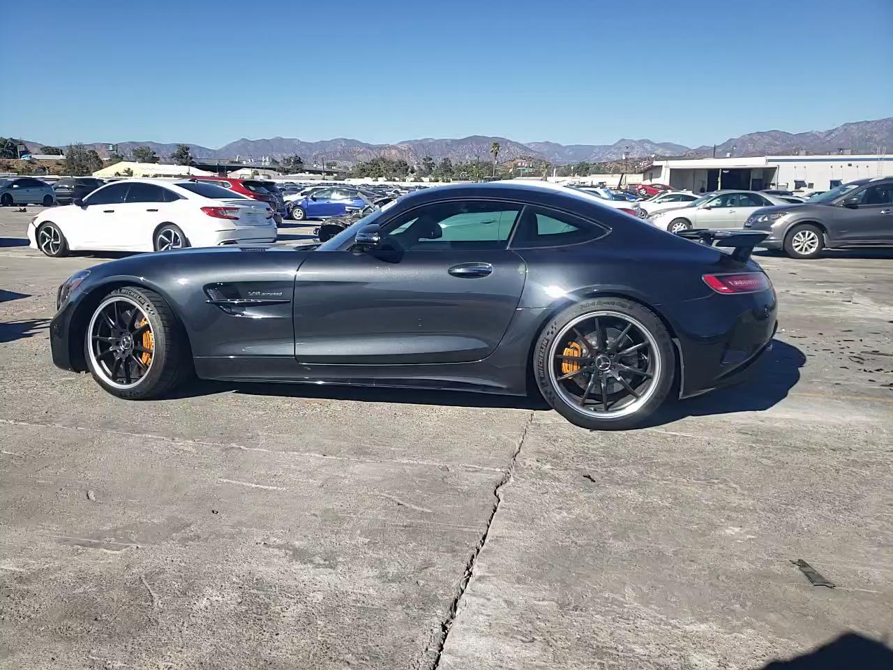 Фото: WDDYJ7KA1JA017258