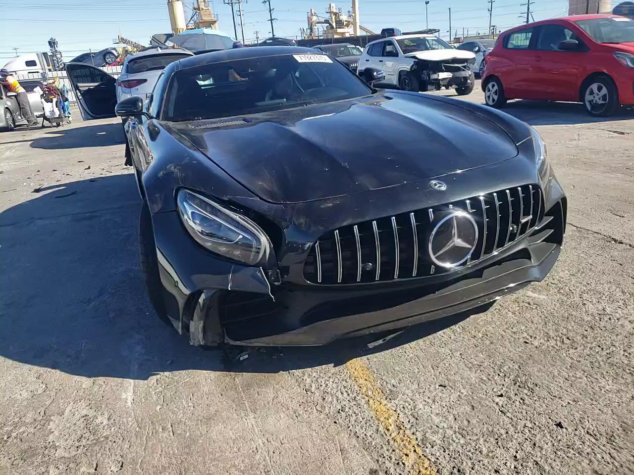 Фото: WDDYJ7KA1JA017258