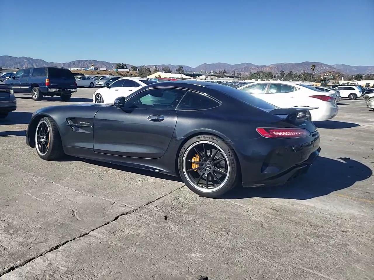 Фото: WDDYJ7KA1JA017258