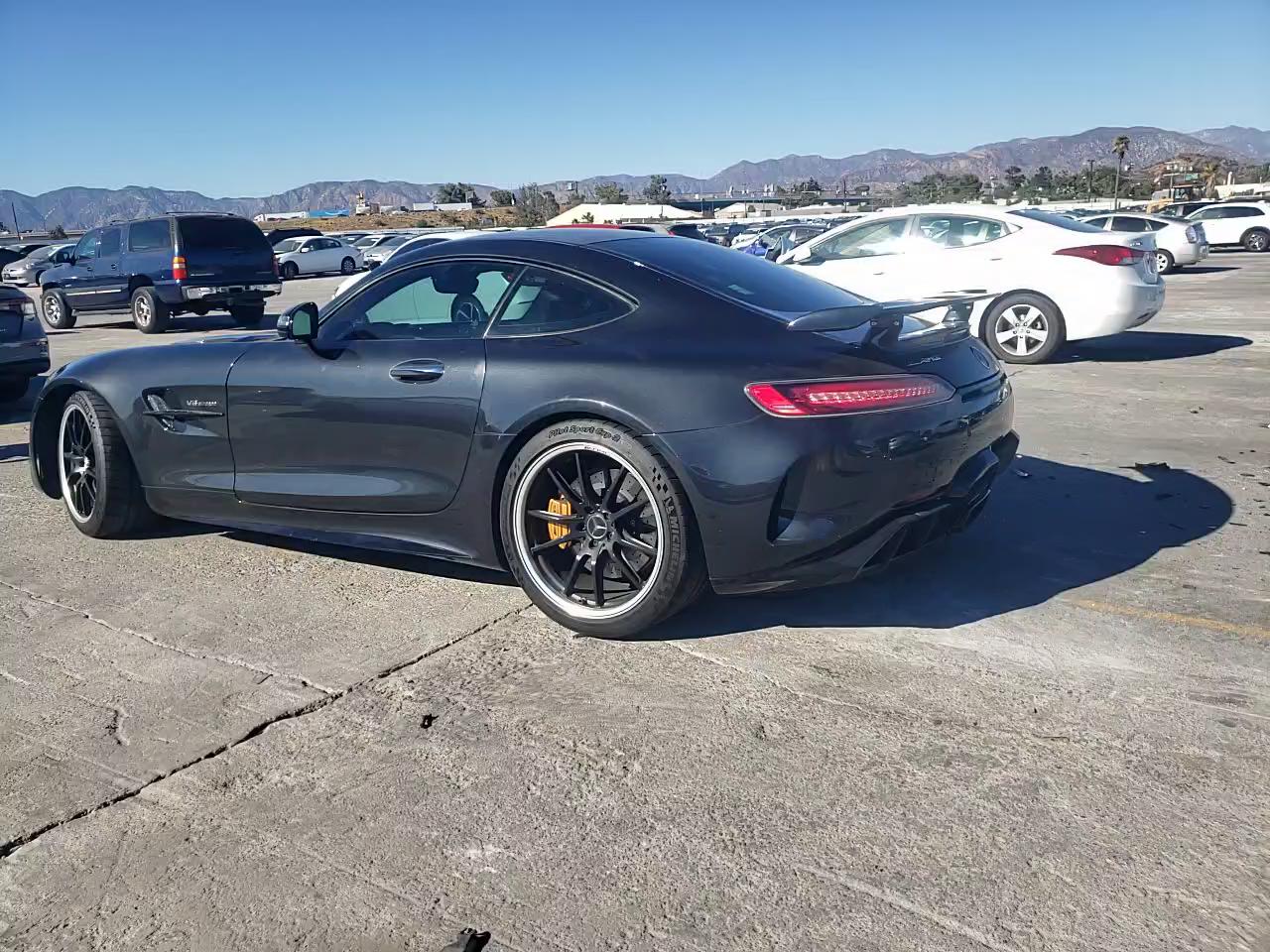 Фото: WDDYJ7KA1JA017258