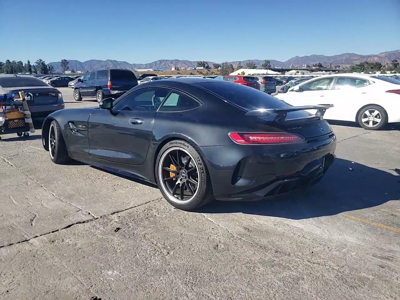 Фото: WDDYJ7KA1JA017258