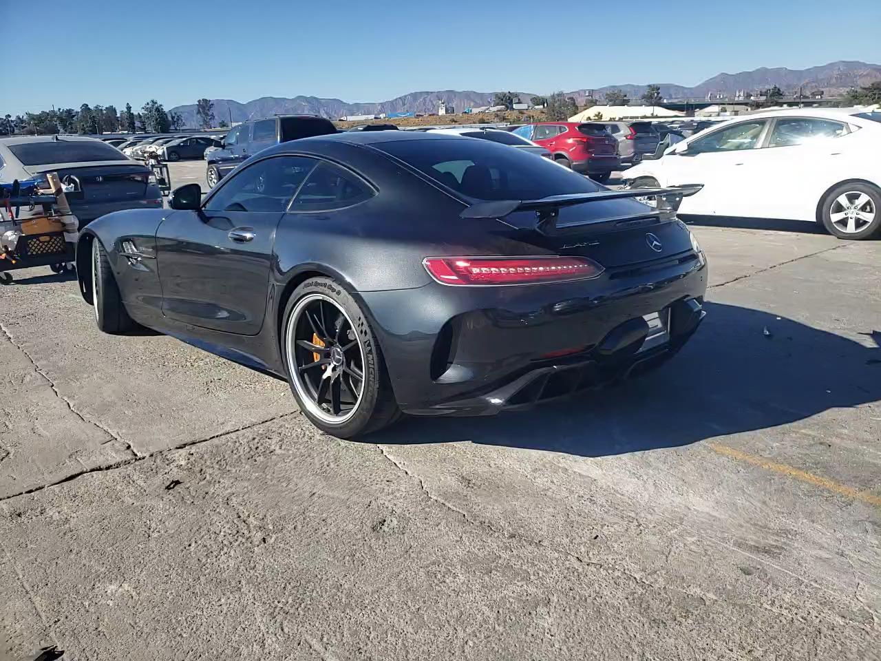 Фото: WDDYJ7KA1JA017258