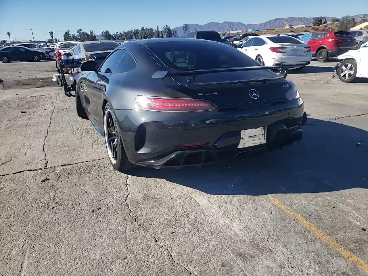 Фото: WDDYJ7KA1JA017258