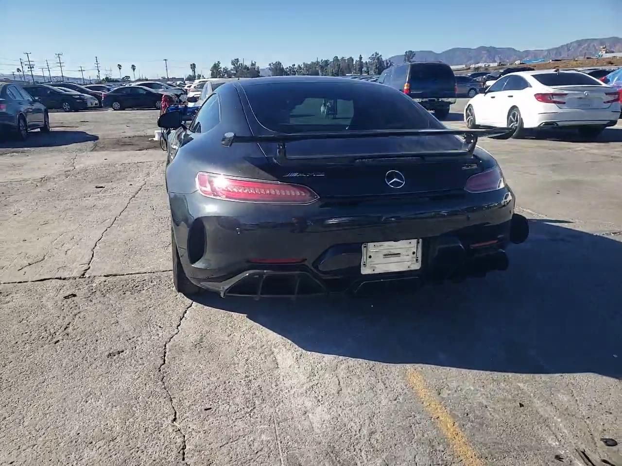 Фото: WDDYJ7KA1JA017258