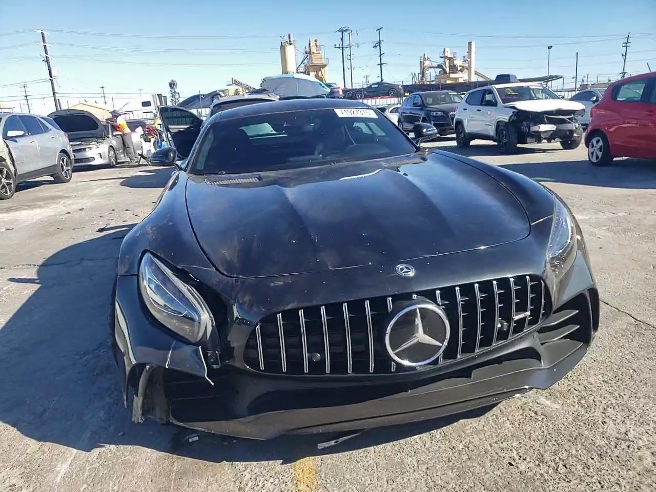 Фото: WDDYJ7KA1JA017258