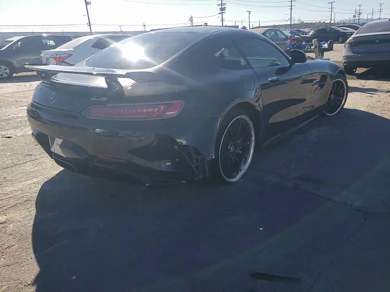 Фото: WDDYJ7KA1JA017258