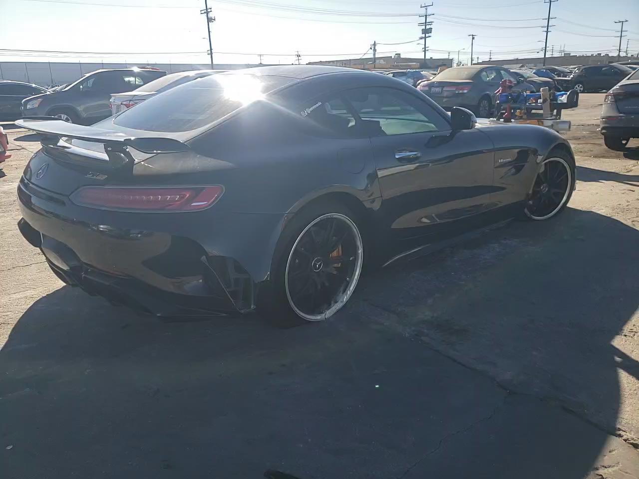 Фото: WDDYJ7KA1JA017258