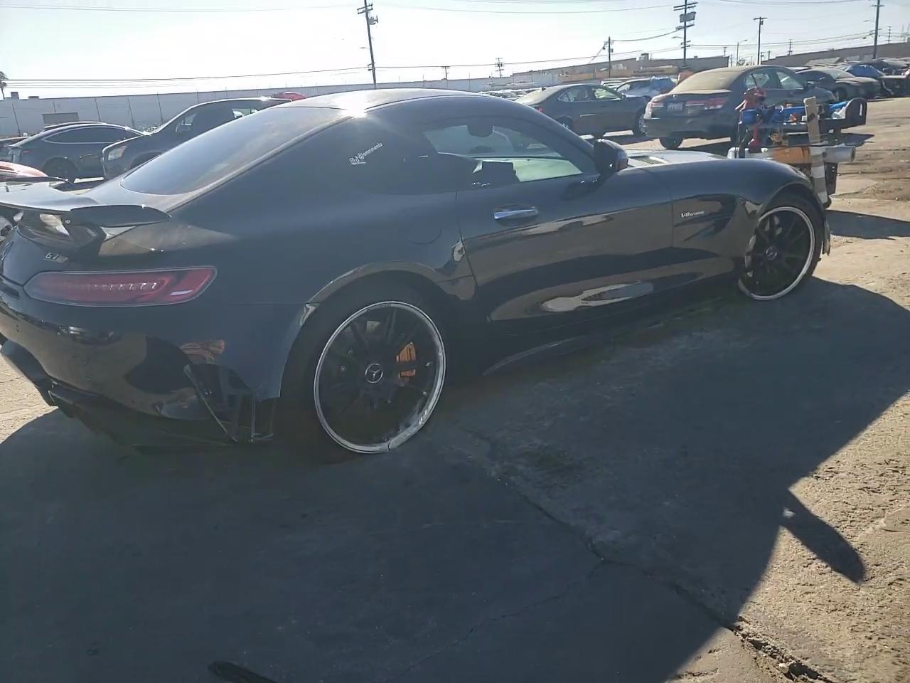 Фото: WDDYJ7KA1JA017258