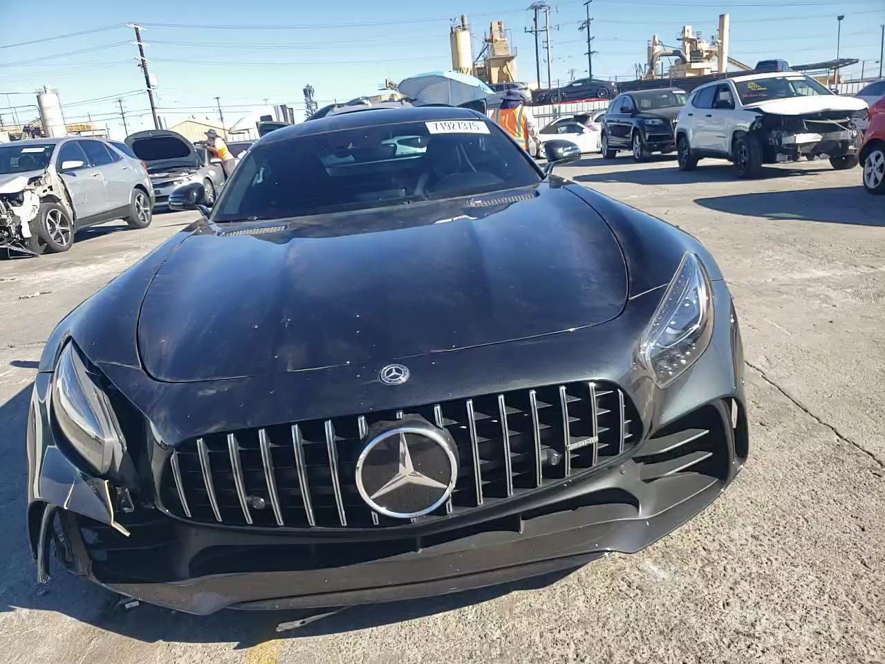 Фото: WDDYJ7KA1JA017258