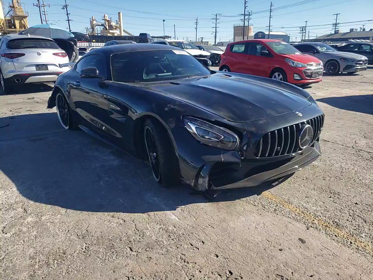 Фото: WDDYJ7KA1JA017258