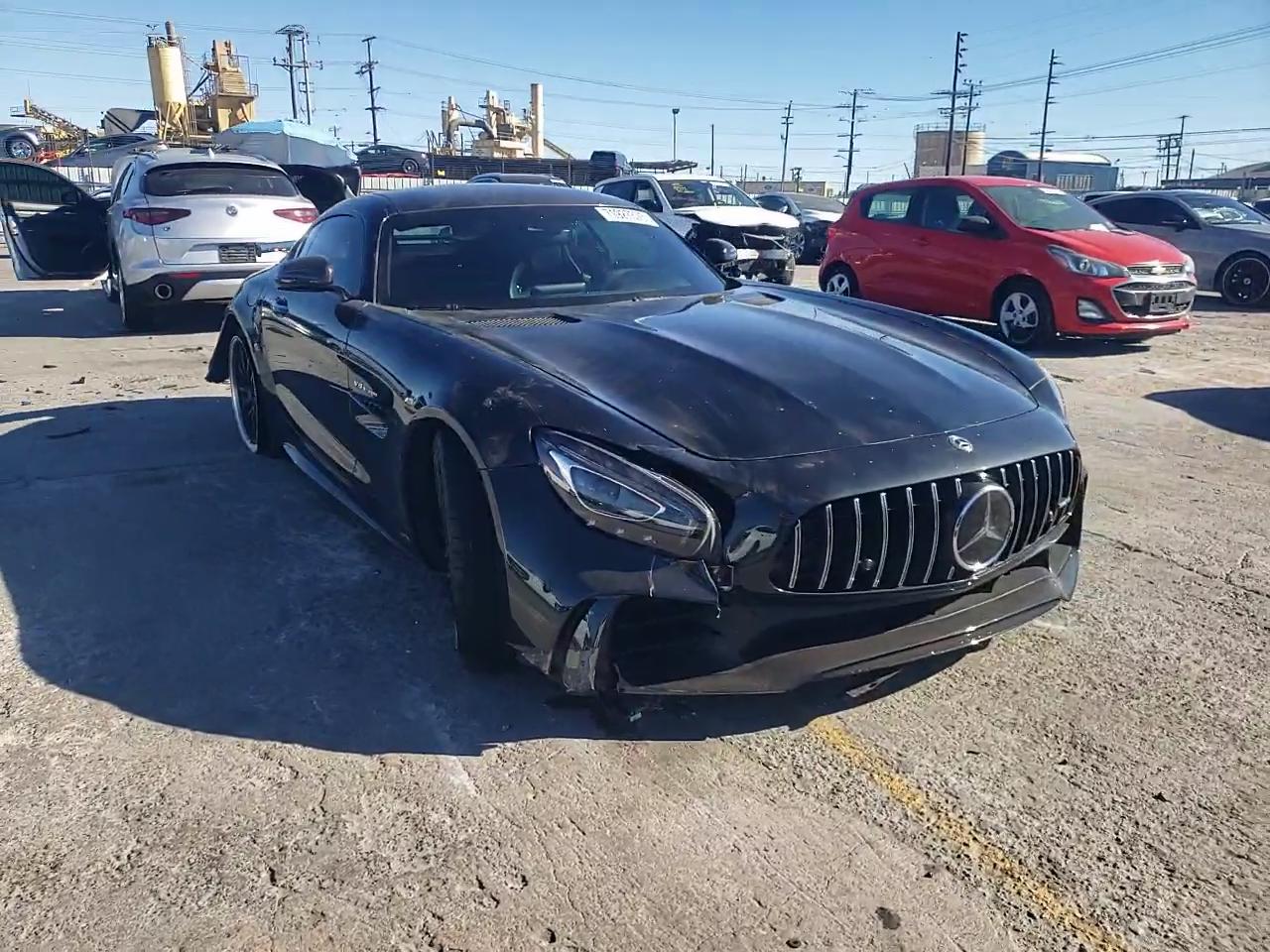 Фото: WDDYJ7KA1JA017258