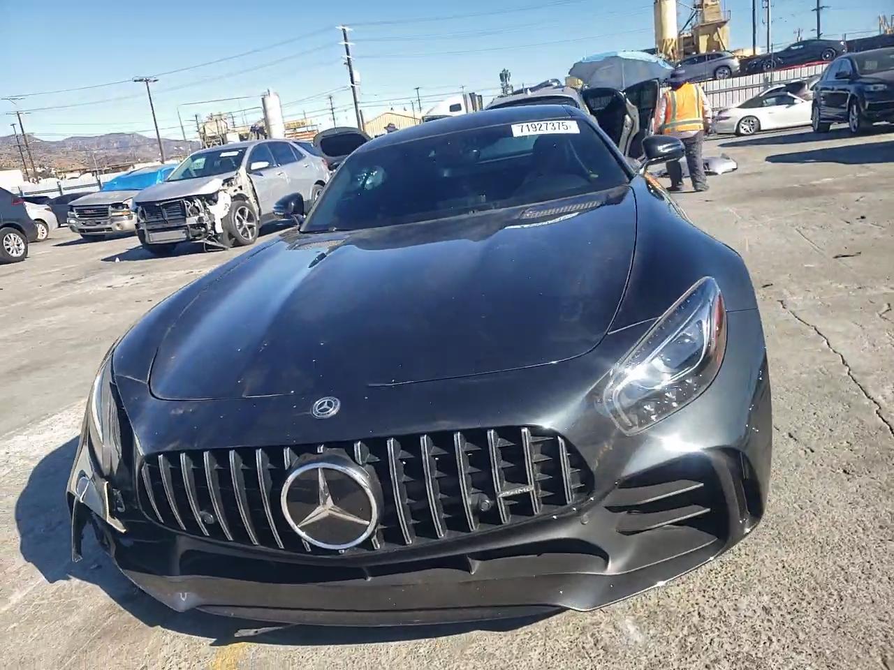 Фото: WDDYJ7KA1JA017258