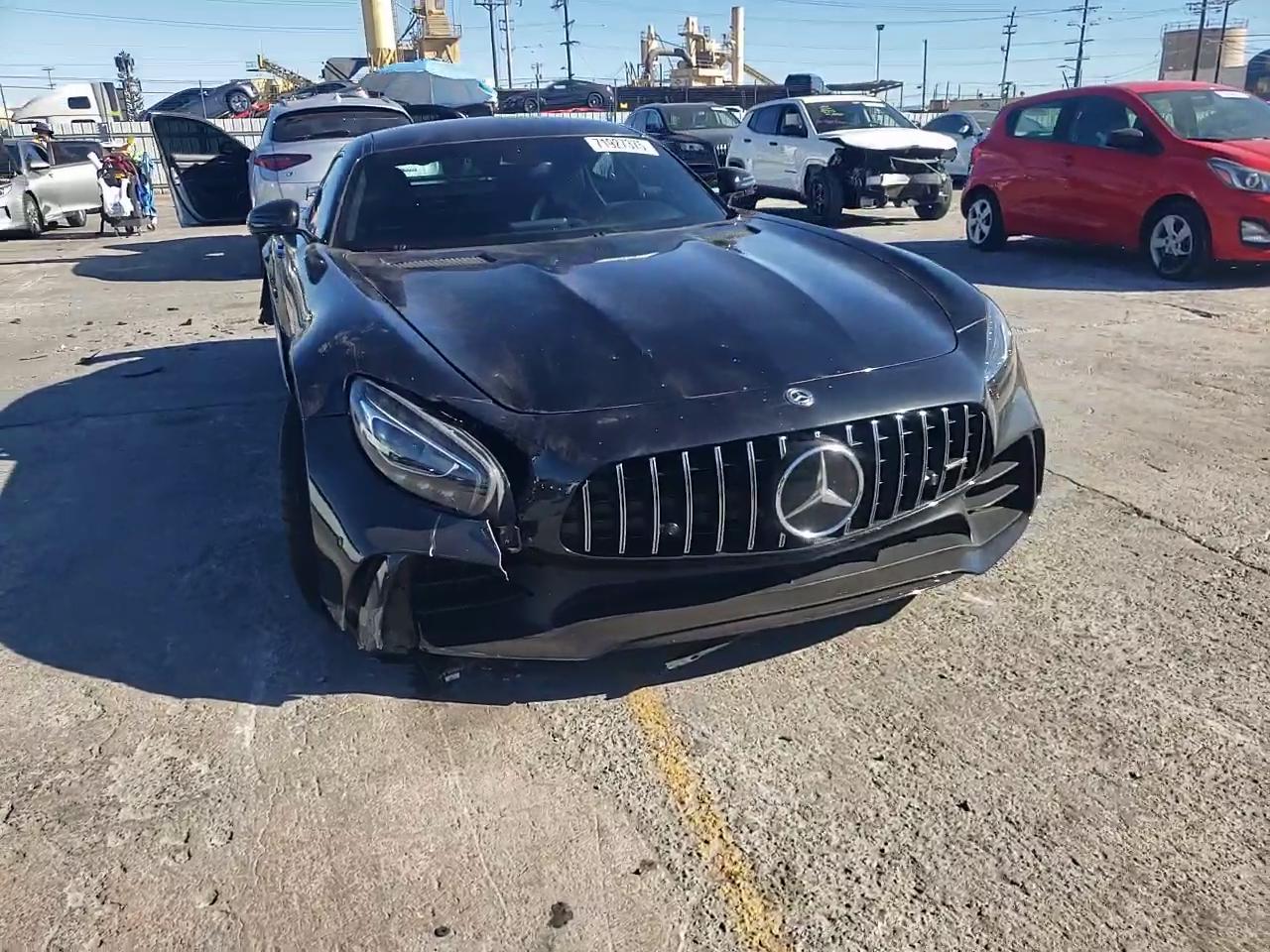 Фото: WDDYJ7KA1JA017258