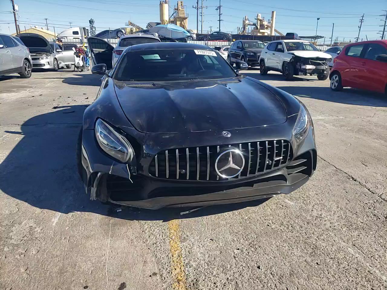 Фото: WDDYJ7KA1JA017258