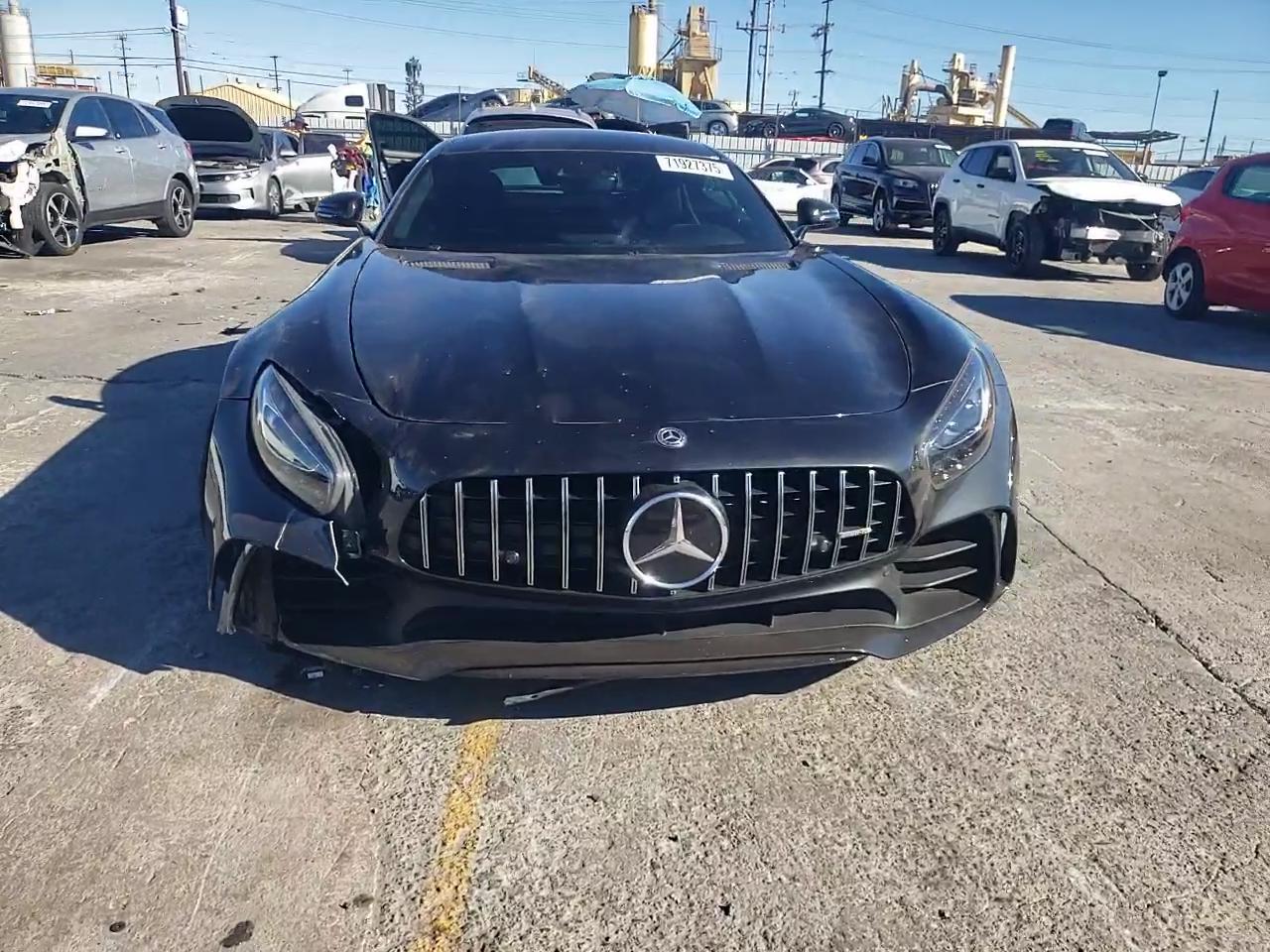 Фото: WDDYJ7KA1JA017258