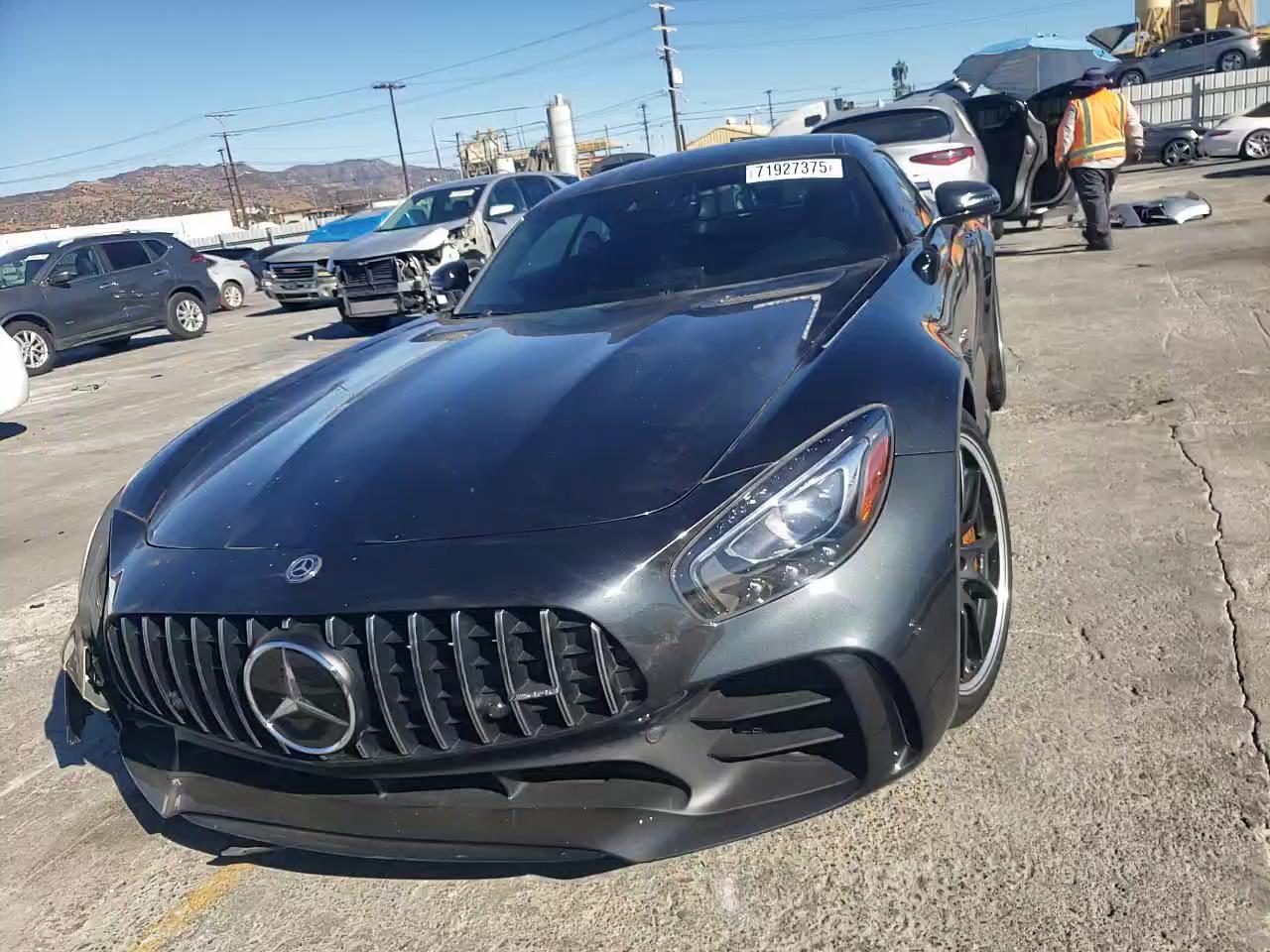 Фото: WDDYJ7KA1JA017258