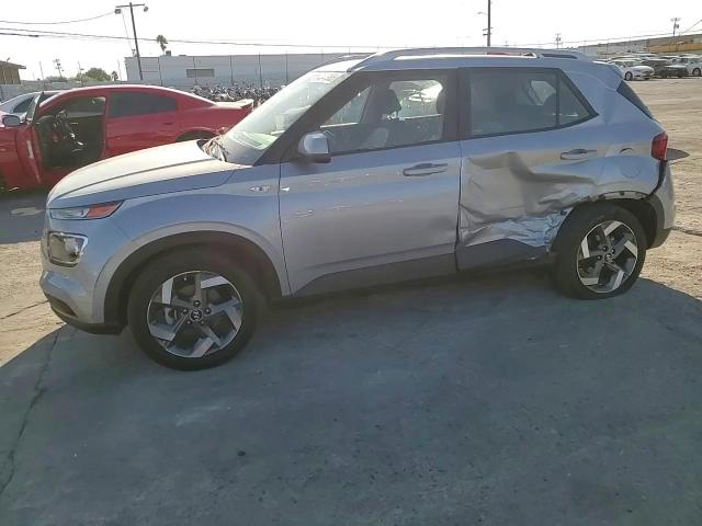 2022 Hyundai Venue Sel VIN: KMHRC8A35NU142670 Lot: 84047965