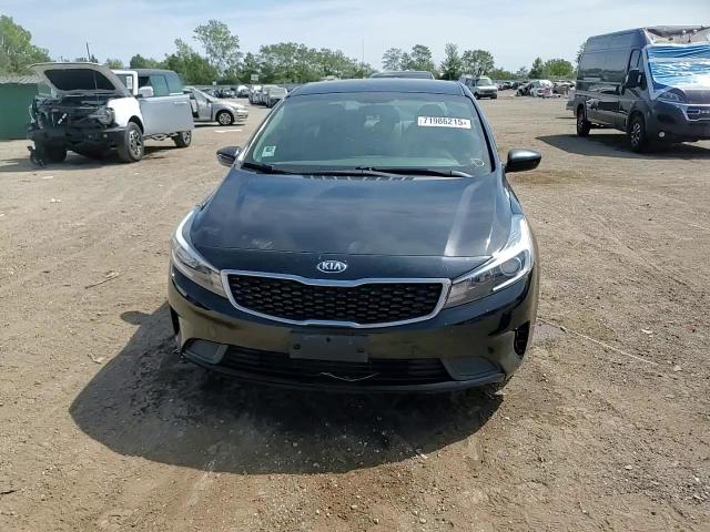 2017 Kia Forte Lx VIN: 3KPFK4A7XHE009590 Lot: 71986215