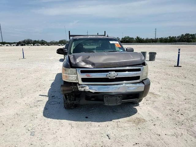 2008 Chevrolet Silverado C1500 VIN: 2GCEC13JX81325875 Lot: 71851205