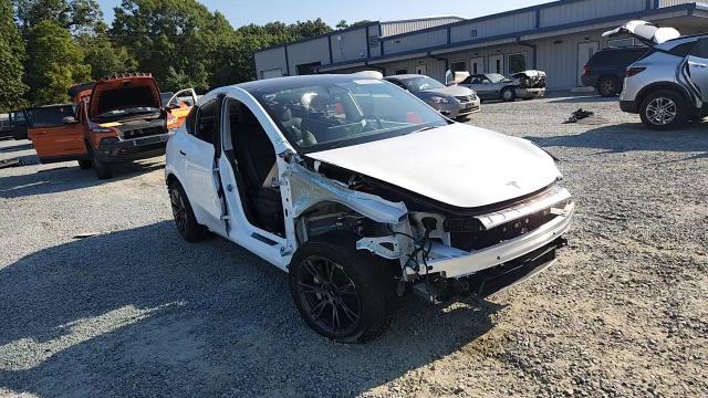 2025 Tesla Model Y VIN: 7SAYGDED4SA352889 Lot: 80346865