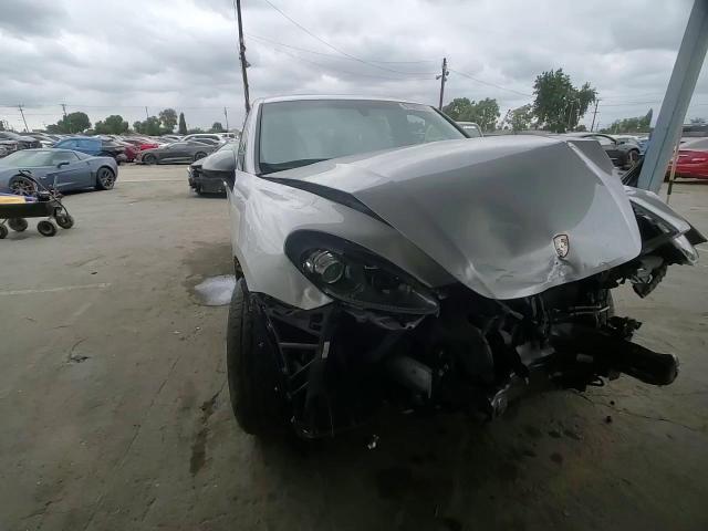 2012 Porsche Cayenne S VIN: WP1AB2A20CLA44561 Lot: 81902525