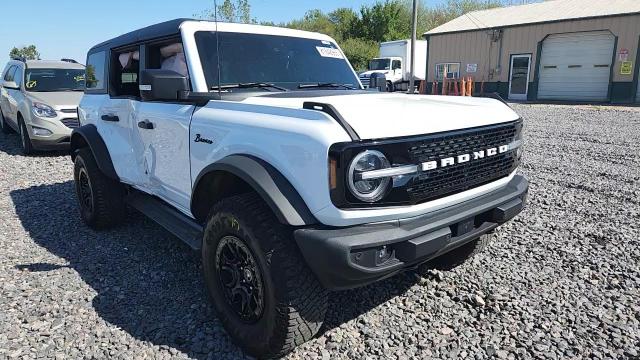 2022 Ford Bronco Base VIN: 1FMEE5DP5NLB03797 Lot: 81848955