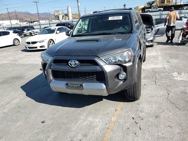 2018 Toyota 4Runner Sr5/Sr5 Premium VIN: JTEBU5JR0J5547633 Lot: 72087935