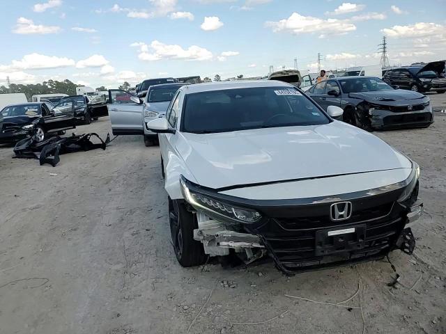 2018 Honda Accord Sport VIN: 1HGCV1F32JA092568 Lot: 84208195