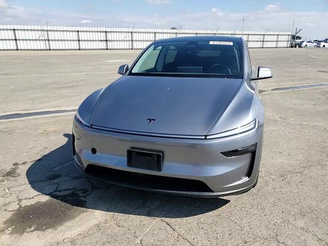 2026 Tesla Model Y VIN: 7SAYGDEE8TF329323 Lot: 81504325