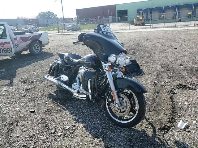 2012 Harley-Davidson Flhx Street Glide VIN: 1HD1KBM1XCB688402 Lot: 84011965