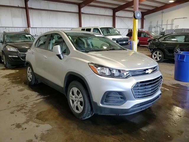 2018 Chevrolet Trax Ls VIN: KL7CJKSB1JB526113 Lot: 71168505