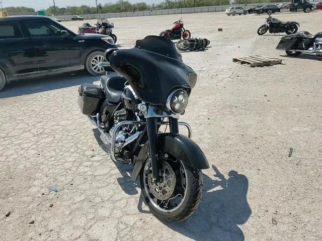2013 Harley-Davidson Flhx Street Glide VIN: 1HD1KBM17DB682431 Lot: 81871535