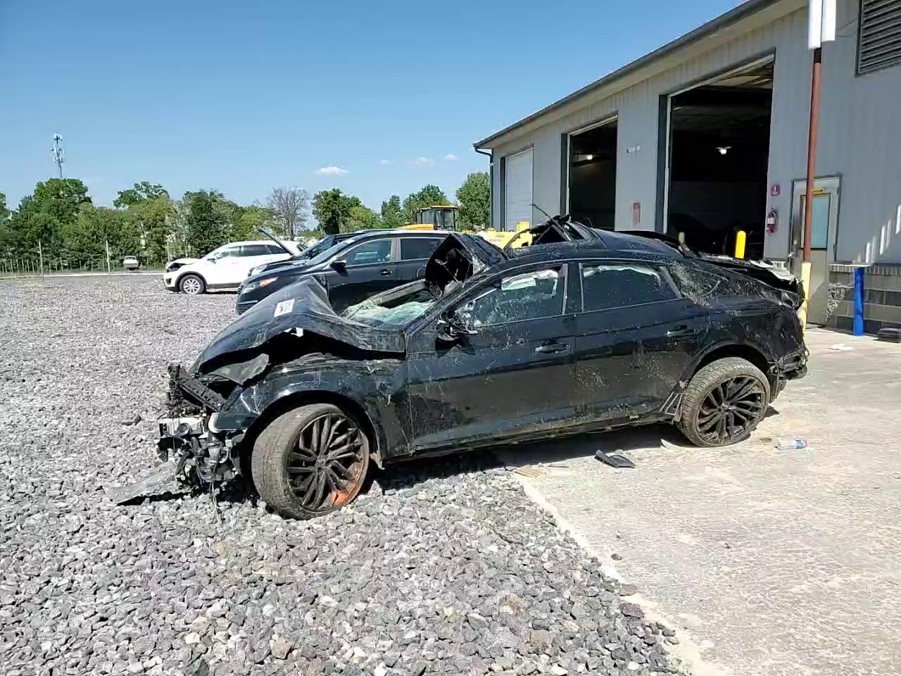 Фото: WUAAWCF54MA901012