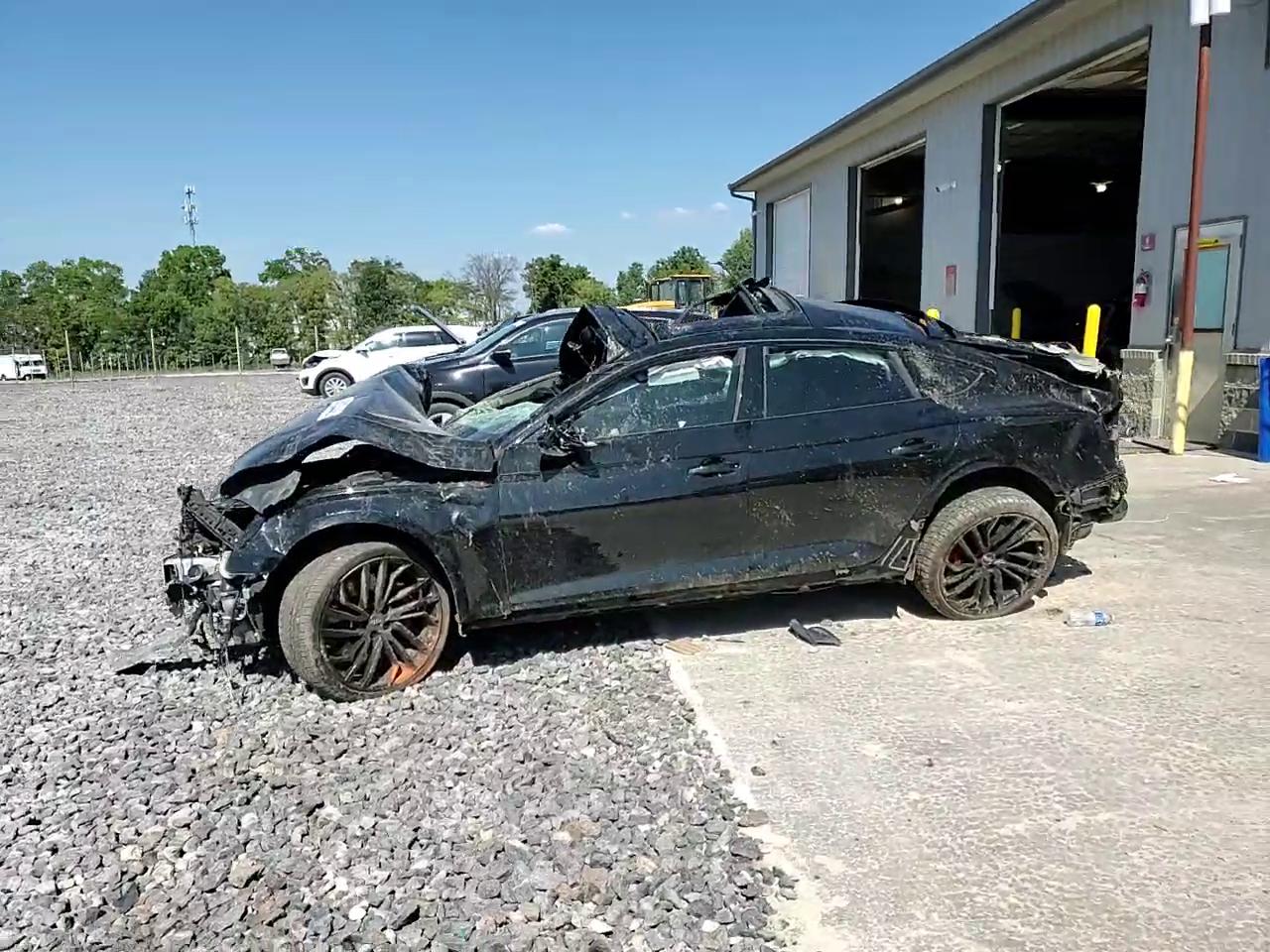 Фото: WUAAWCF54MA901012