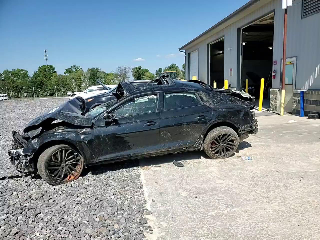 Фото: WUAAWCF54MA901012