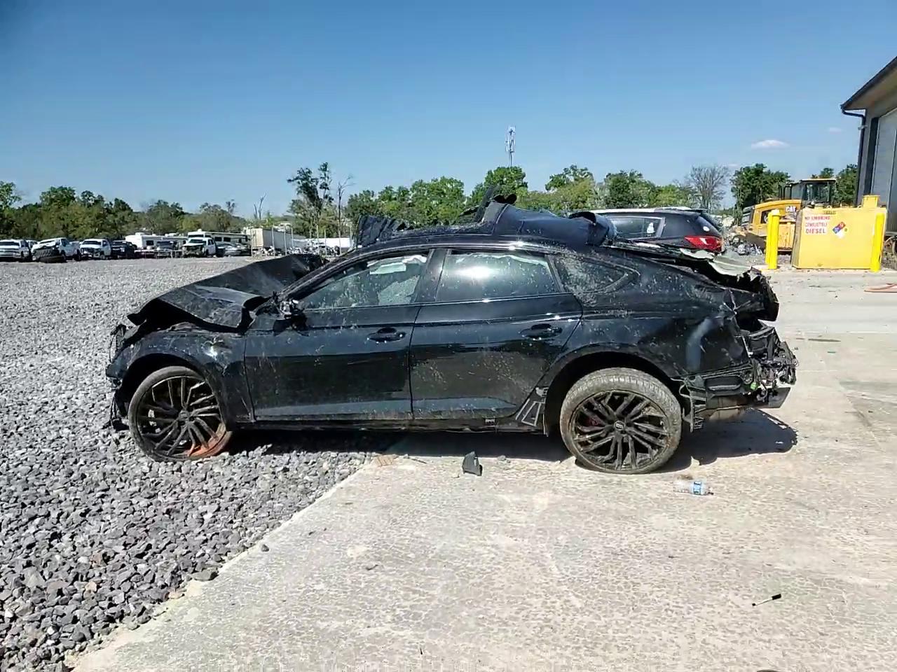 Фото: WUAAWCF54MA901012