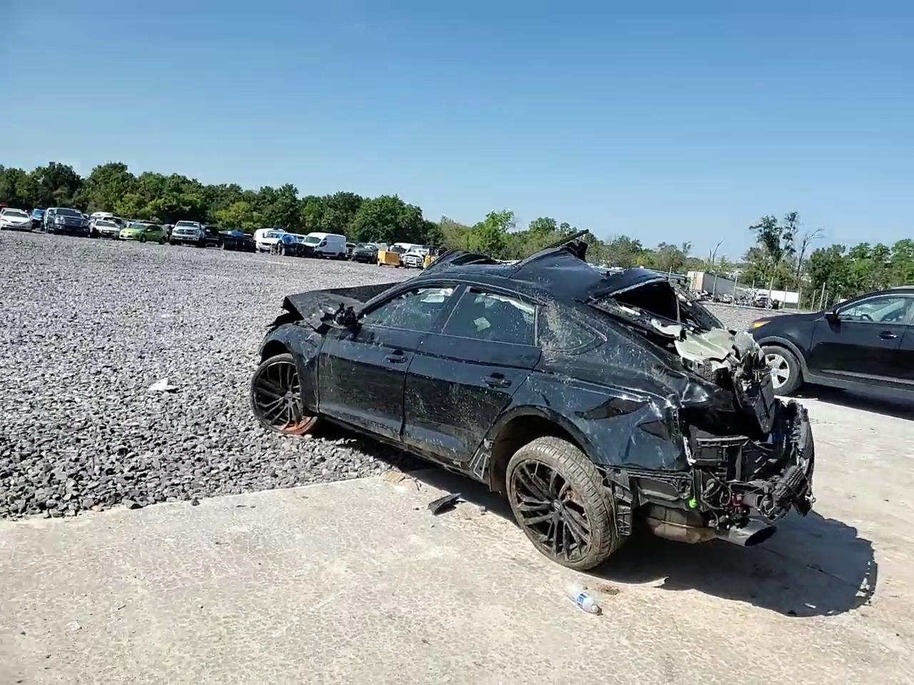 Фото: WUAAWCF54MA901012