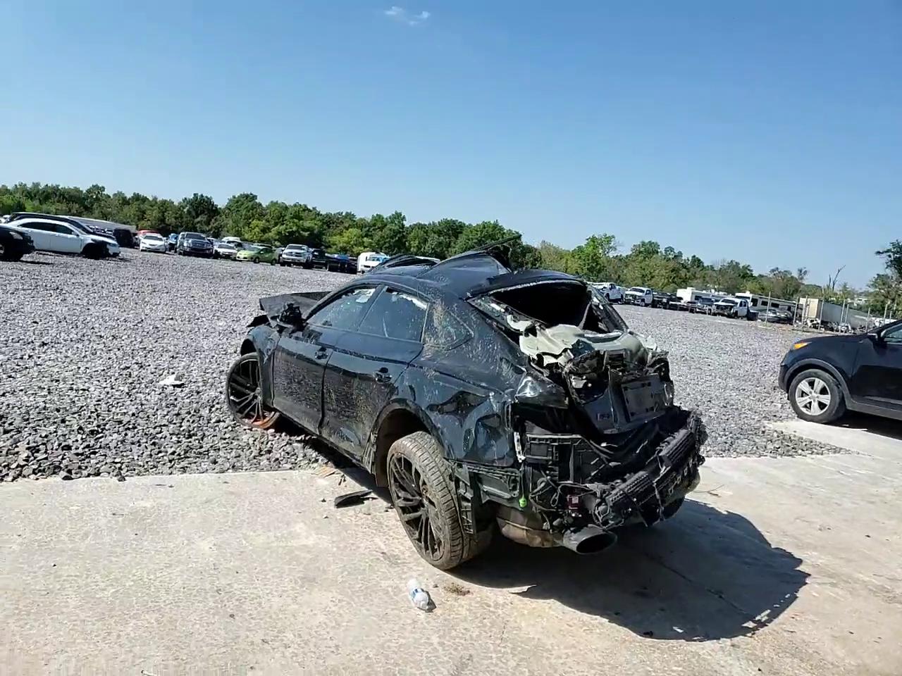 Фото: WUAAWCF54MA901012