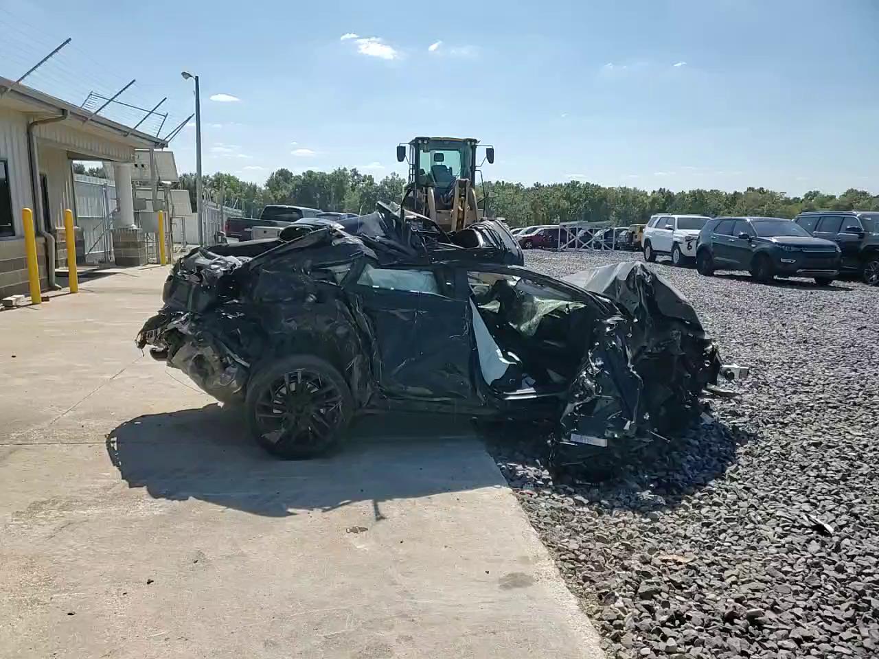 Фото: WUAAWCF54MA901012