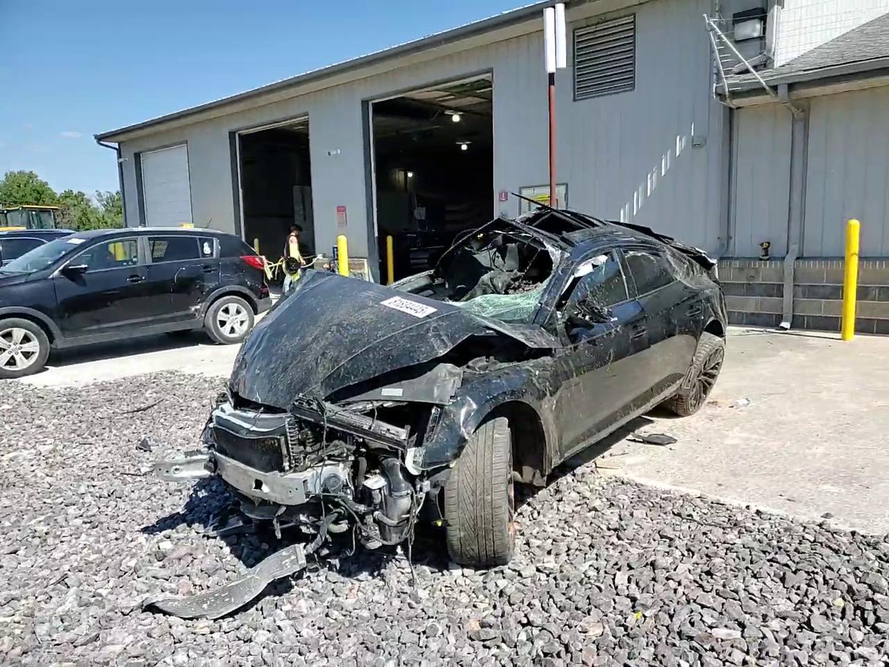 Фото: WUAAWCF54MA901012