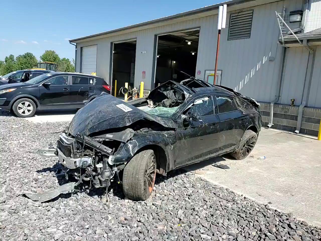 Фото: WUAAWCF54MA901012