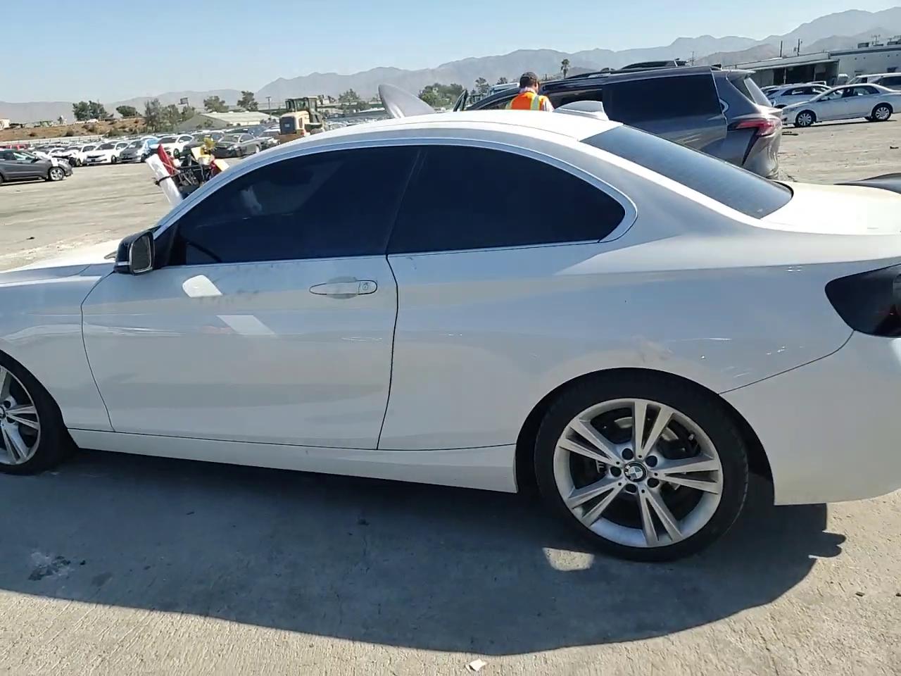 Фото: WBA1F5C56EVV99551