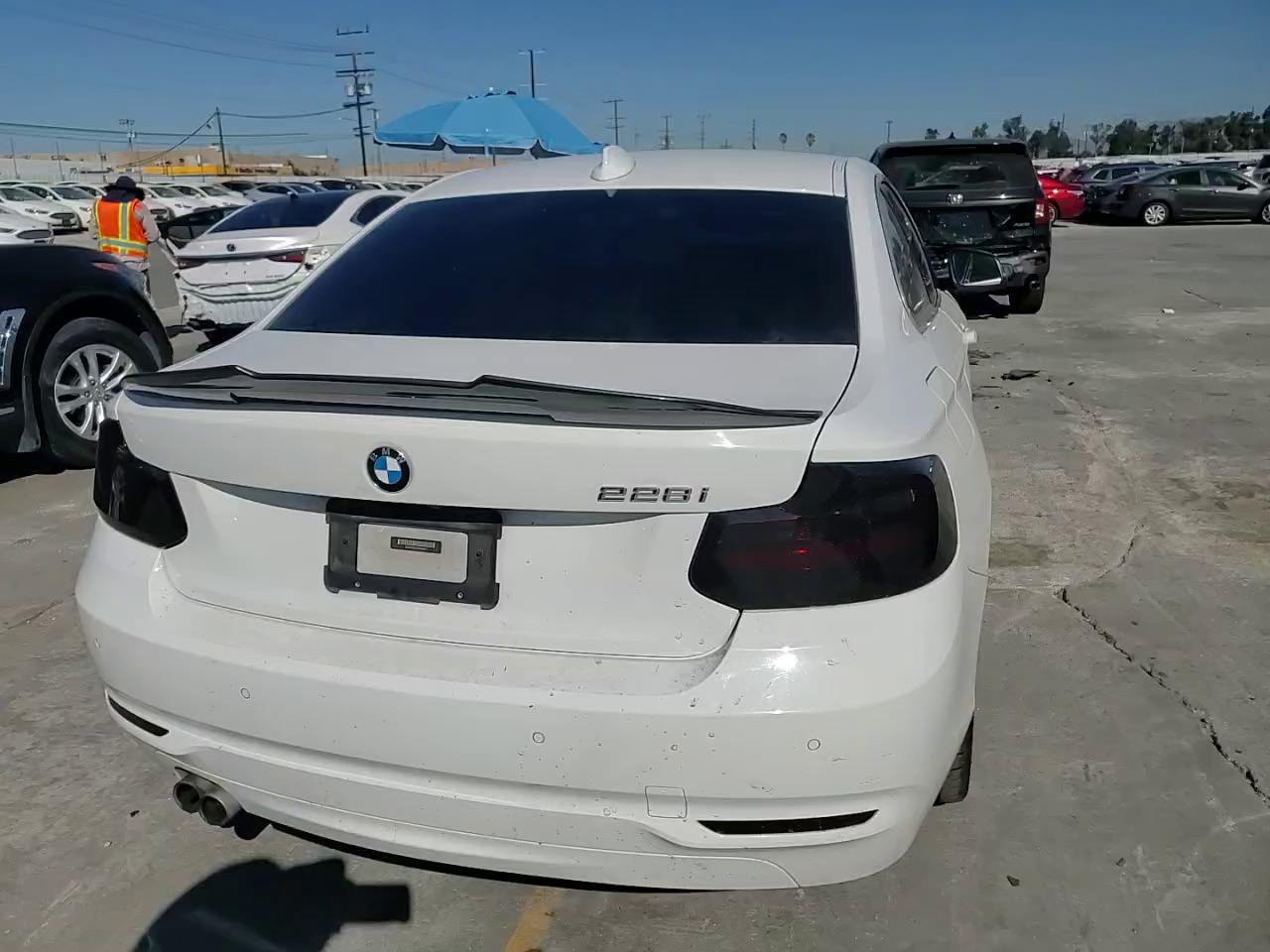 Фото: WBA1F5C56EVV99551